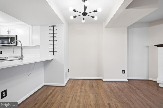 Building Photo - 2858 New Providence Ct