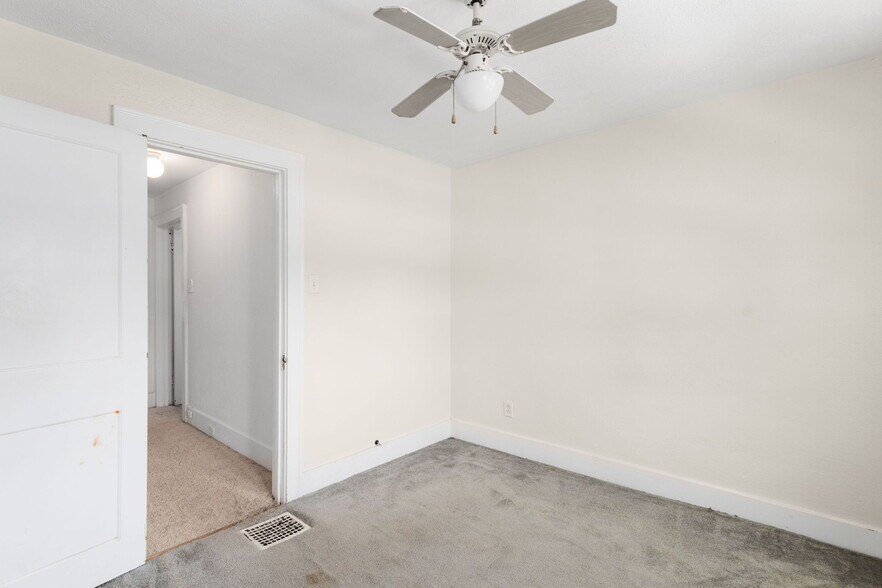 Building Photo - 742 S 23rd St