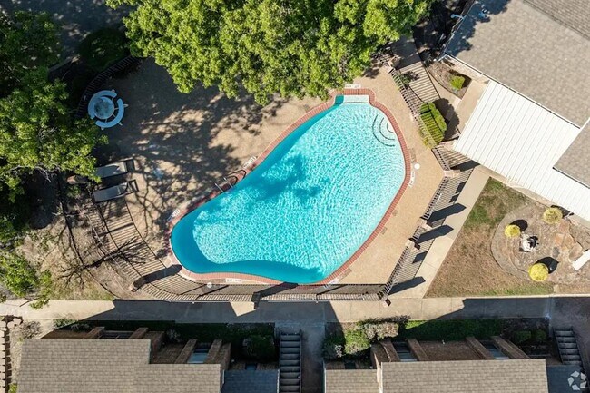 Primary Photo - 1000 River Bend Dr