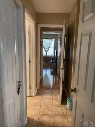 Building Photo - 319 Loveland Cir