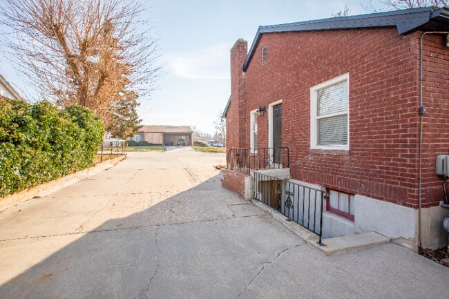 Building Photo - 35 E 1500 S