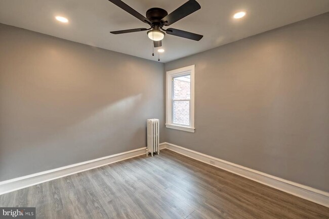 Building Photo - 3104 Stirling St