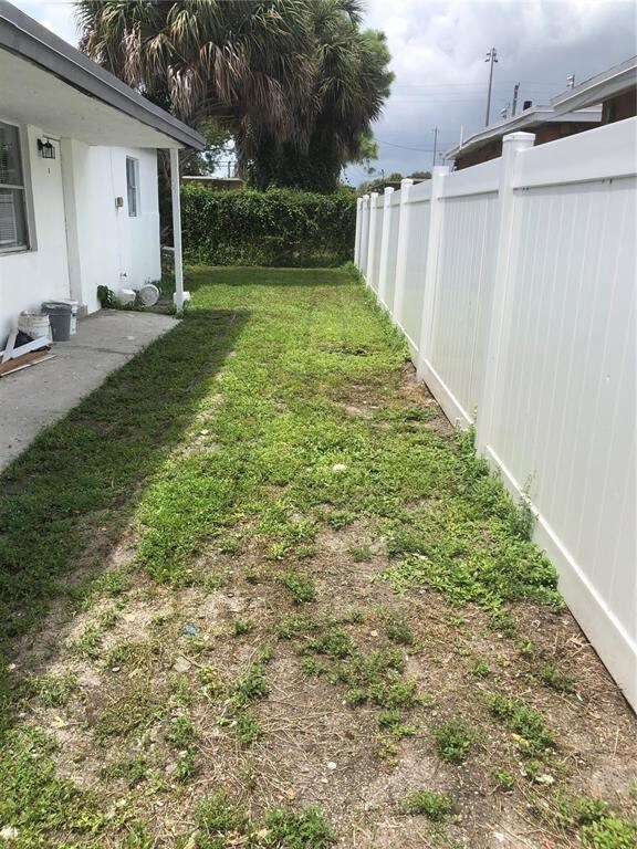 Building Photo - 839 NW 14th Way