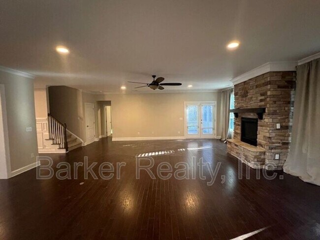 Building Photo - 324 Matilda Pl
