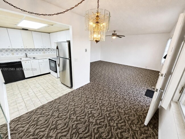 Building Photo - 13250 SW 7th Ct