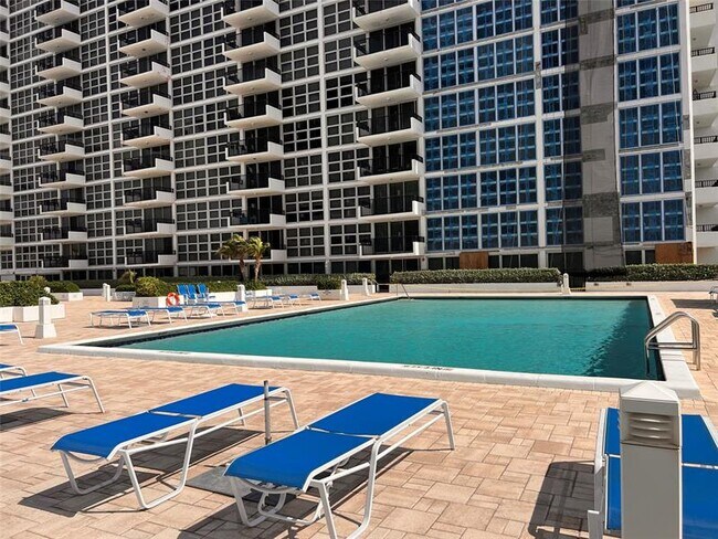 Building Photo - 531 N Ocean Blvd