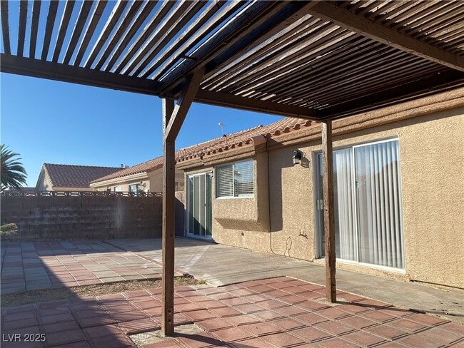 Building Photo - 3820 Debussy Way