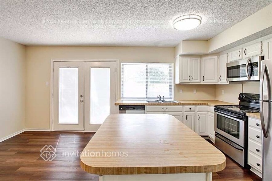 Building Photo - 1716 Delaford Pl