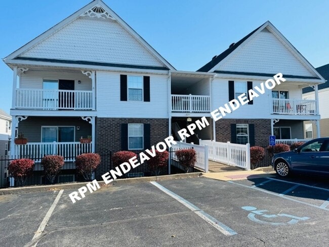 Building Photo - 2 Bed, 2 Bath, Move in Ready!