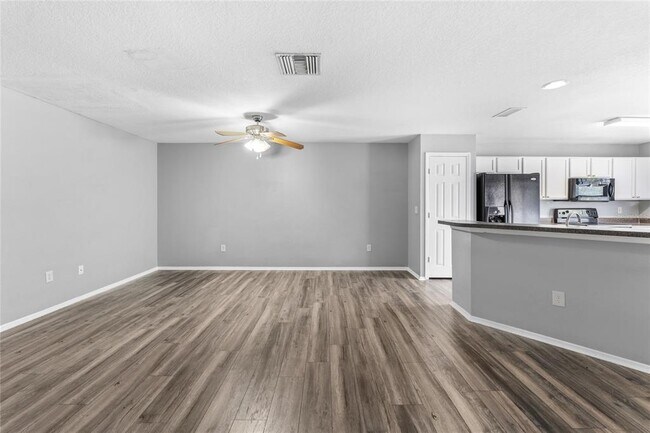 Building Photo - 2661 Oleander Lakes Dr