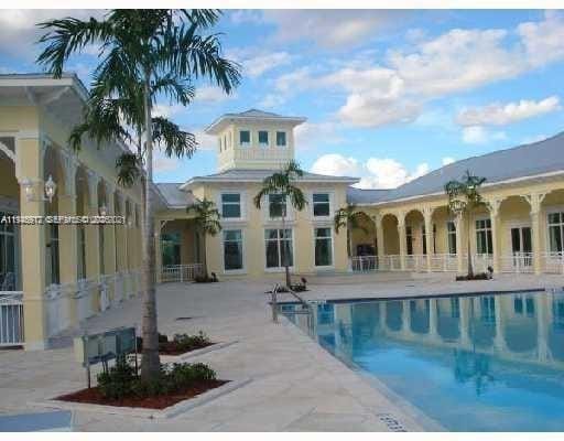 Building Photo - 134 SE 28th Ter