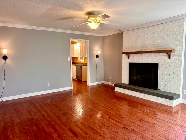 Building Photo - Beautiful 3-bedroom, 2.5-bath home in Clemmons