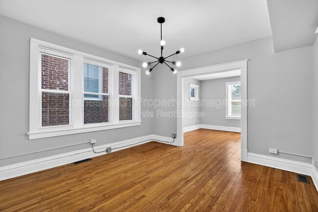 Building Photo - 3923 Miami St