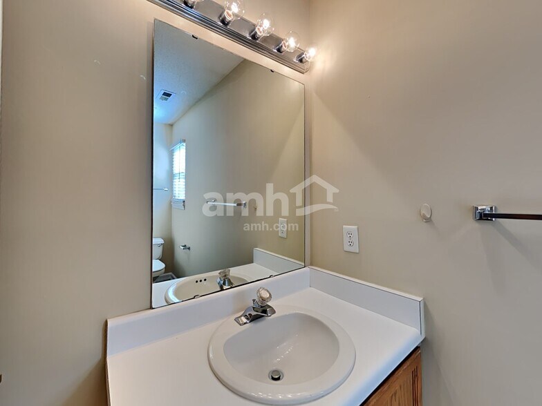 Building Photo - 5509 Cumberland Plain Dr