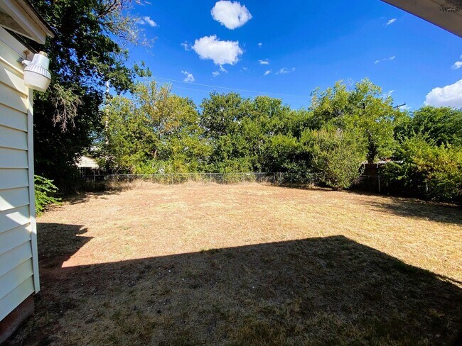 Building Photo - 309 Rockwood Dr