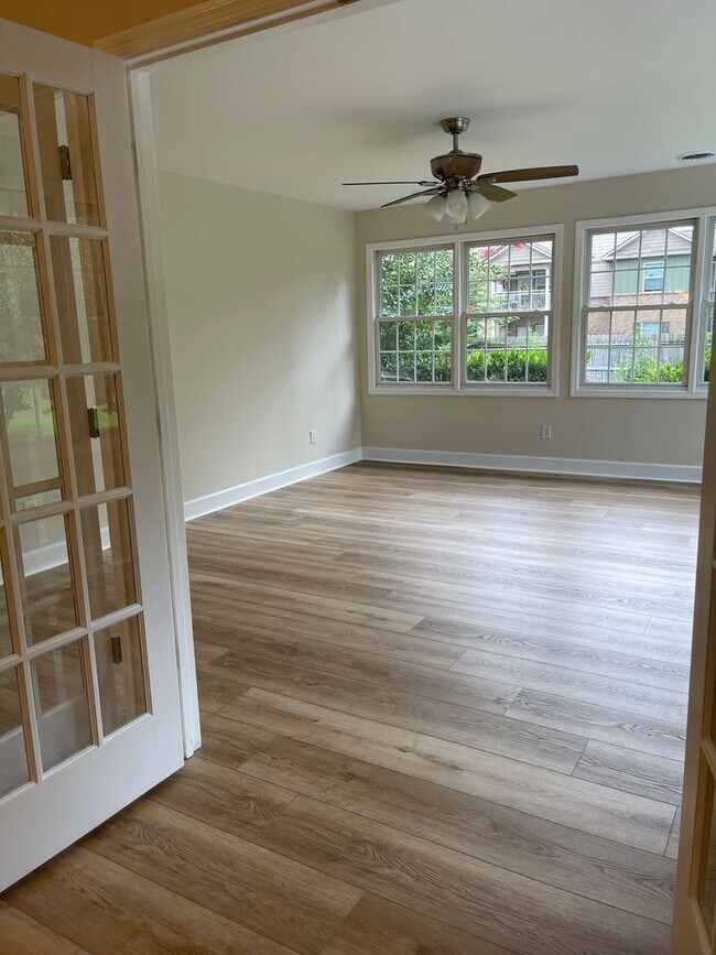 Building Photo - 383 Paine Lake Dr