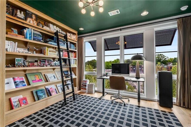 Building Photo - 661 Auburn Ave NE