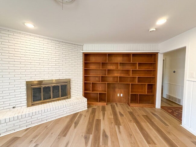 Building Photo - 3414 57th St