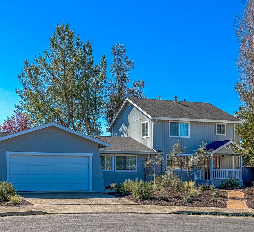 Building Photo - 208 Vista Ct