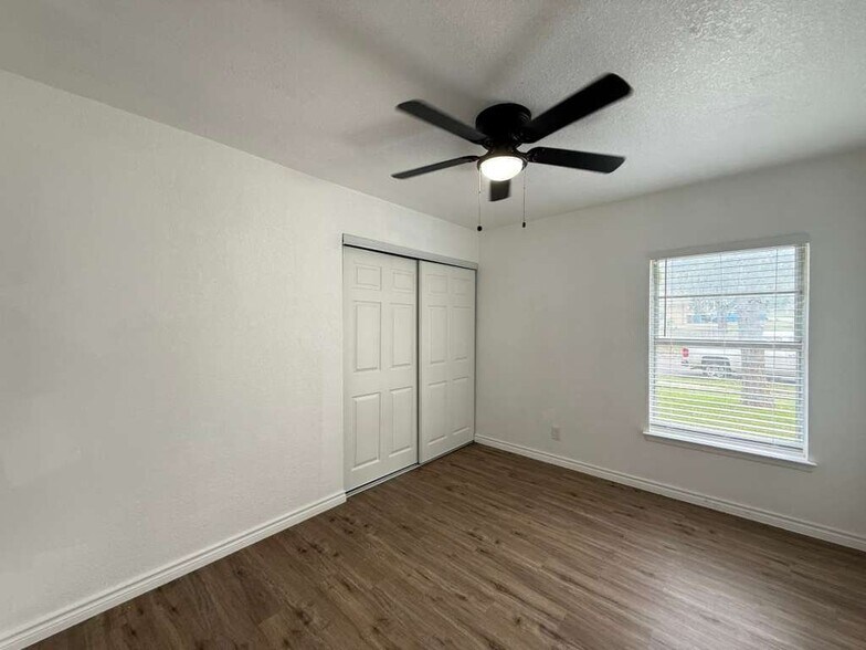 Building Photo - 5214 Charolais Dr