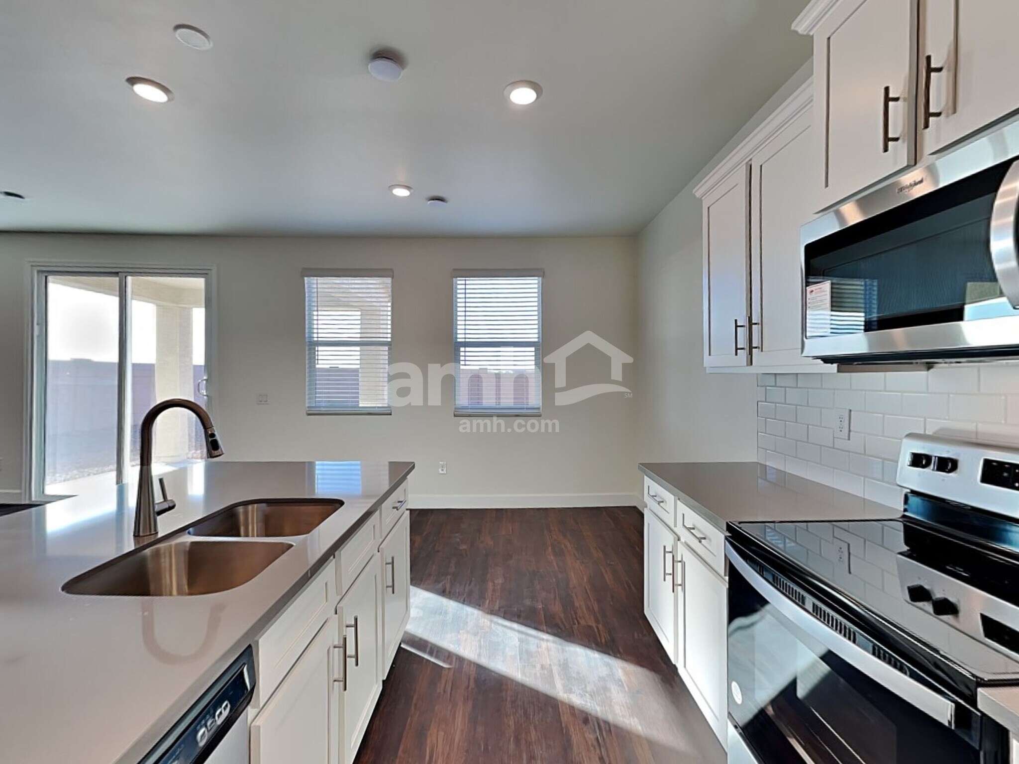 Building Photo - 9628 Harkes Dr