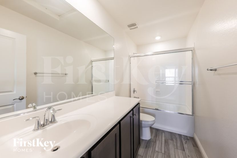 Building Photo - 11458 S 176th Dr