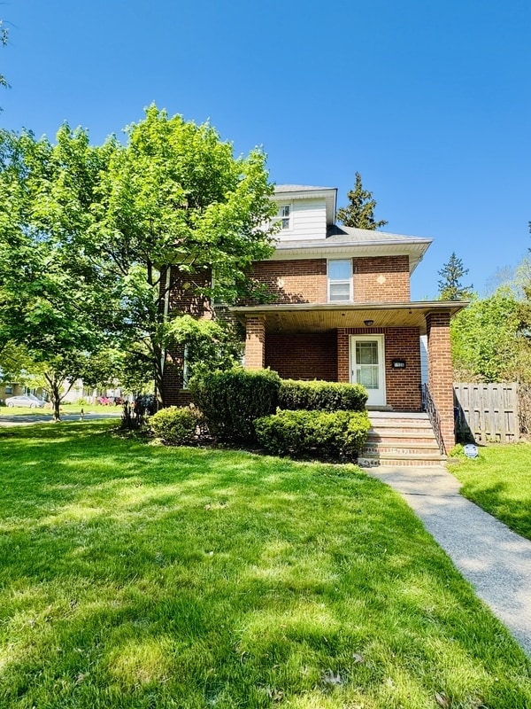 Building Photo - 1508 Parkhill Rd