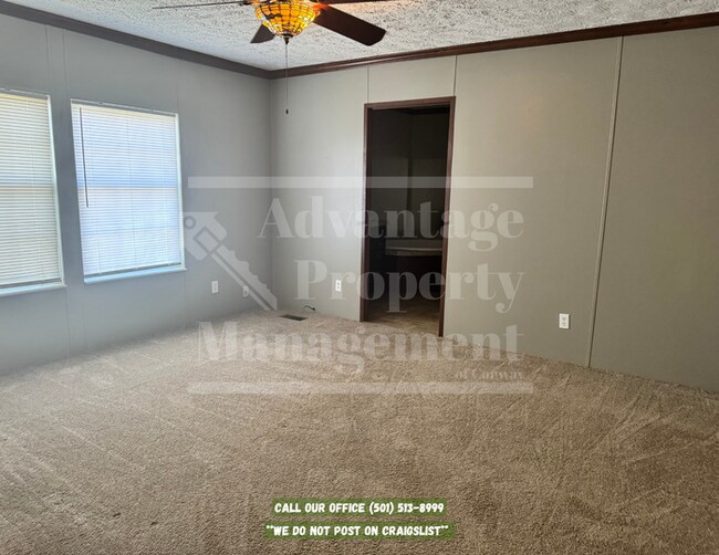 Building Photo - Perfect for Families: Spacious 5-Bedroom Home in Greenbrier!