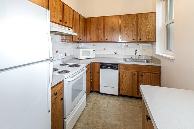 Building Photo - 264 9th St