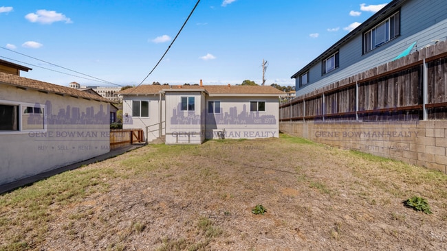 Building Photo - Newly Renovated, Beautiful 2-Bed/1Bath Stand Alone Home