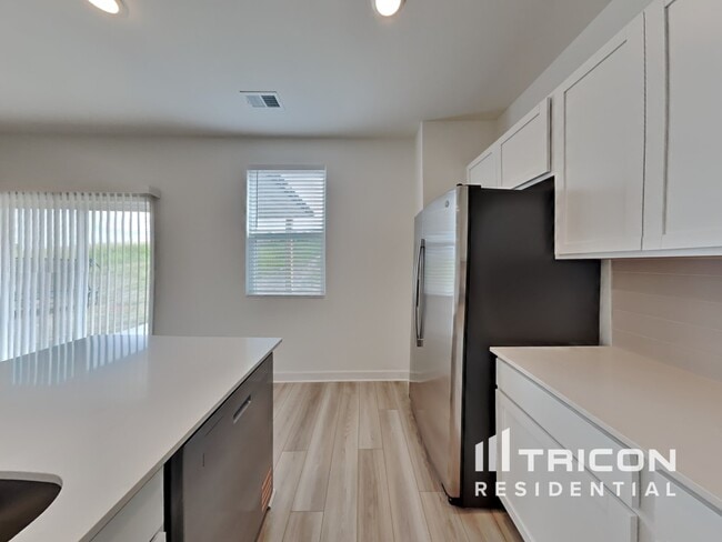 Building Photo - 156 Millbrook Dr