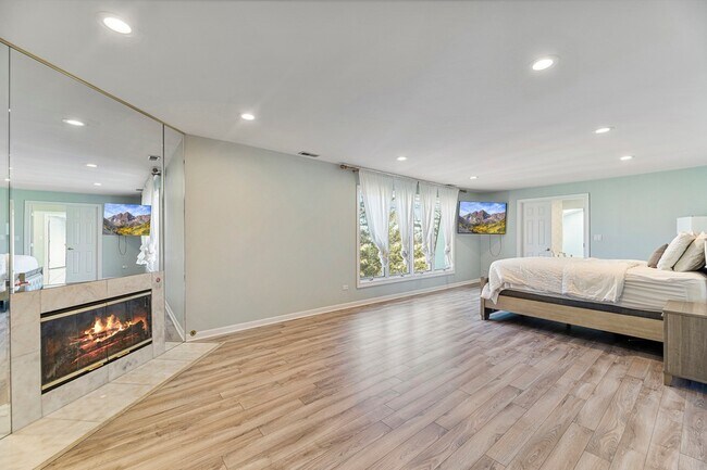 Building Photo - 2419 Cumberland Cir