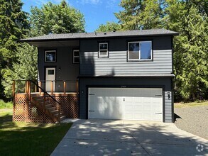 Building Photo - Beautiful New Construction Home with Priva...