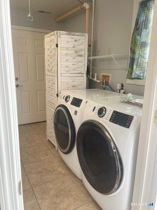 Building Photo - 350 Access Rd