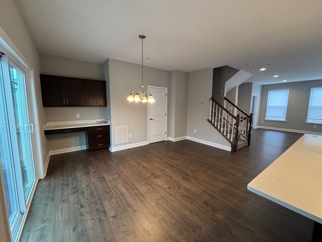 Building Photo - Beautiful Townhome in Cannonsburg!