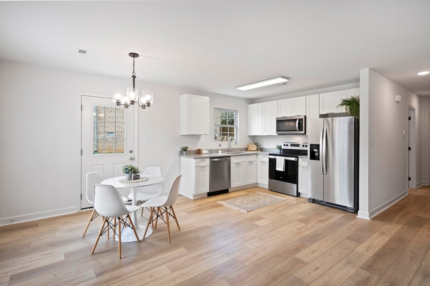 Building Photo - 7221 Howard Bennett Way