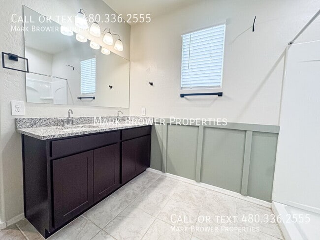 Building Photo - 5223 E Diatomite Dr