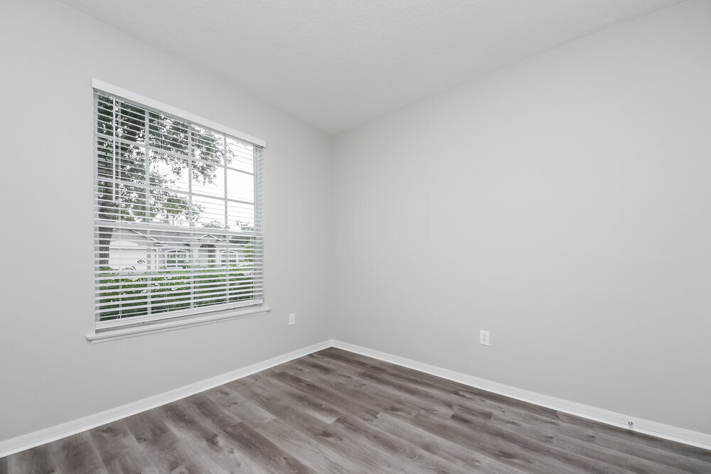 Building Photo - 2041 The Oaks Blvd