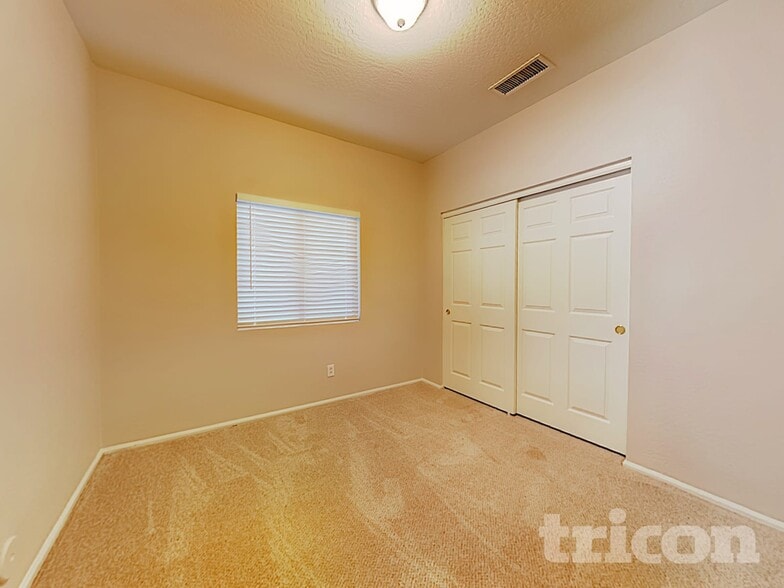 Building Photo - 13732 W Mauna Loa Ln