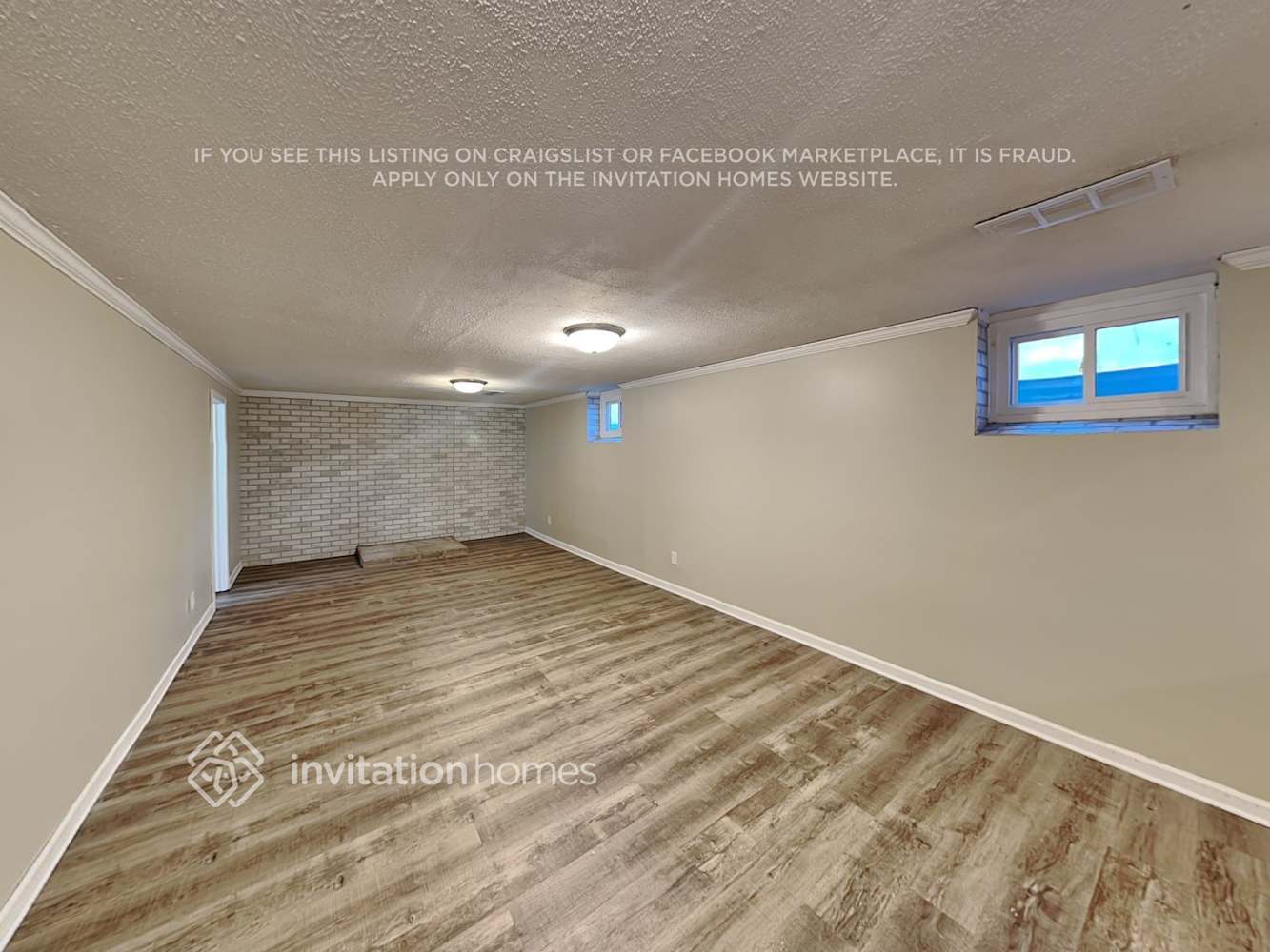 Building Photo - 2911 W 85th St