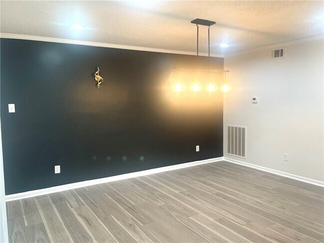 Building Photo - 3078 Parc Lorraine