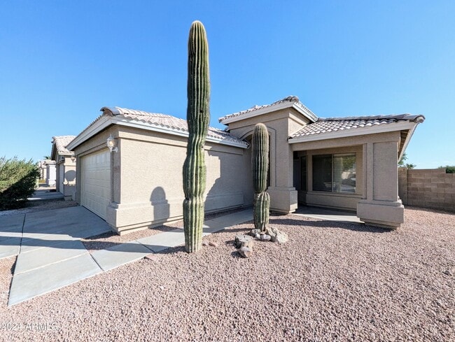 Building Photo - 7059 W Gardenia Ave