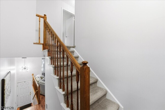Building Photo - 58A Ridgedale Ave