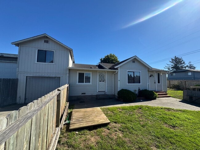 Building Photo - Spacious Myrtletown 4/2 home