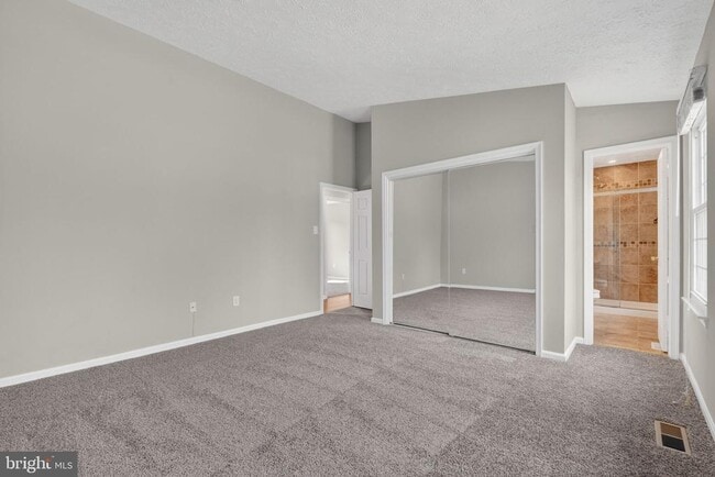 Building Photo - 8813 Francesca Dr