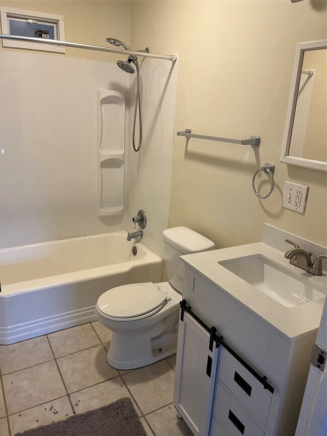 Building Photo - 2961 W 11th St