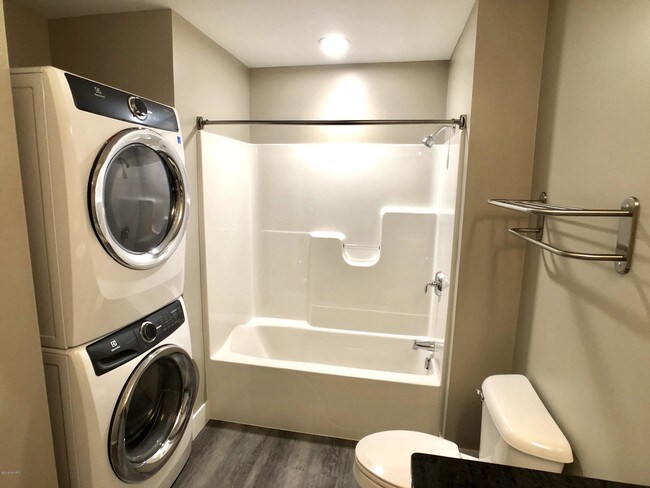 Building Photo - 86 Washington St