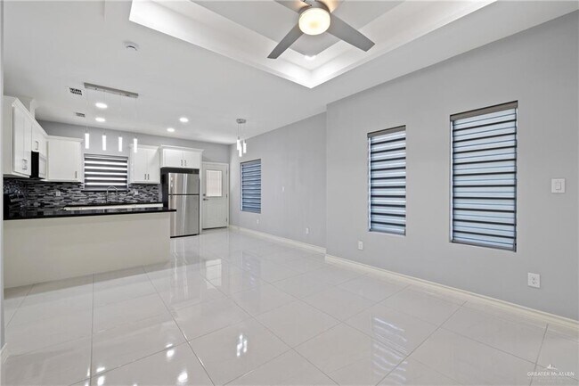 Building Photo - 30 Indian Creek Ave