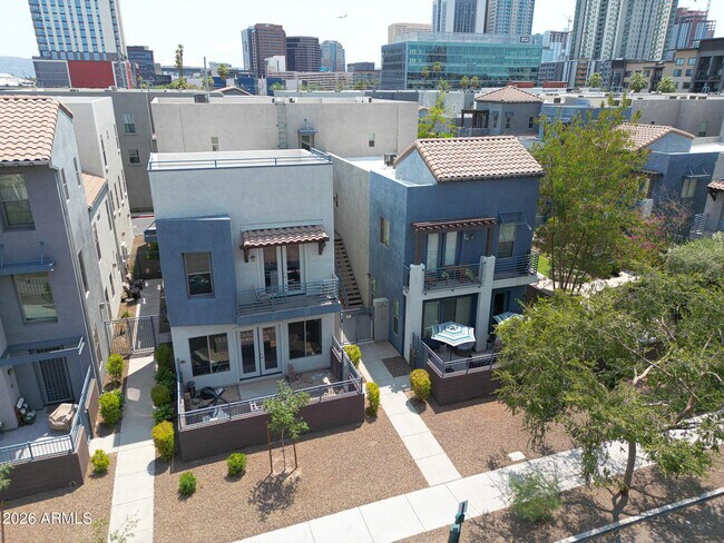 Building Photo - 615 E Portland St