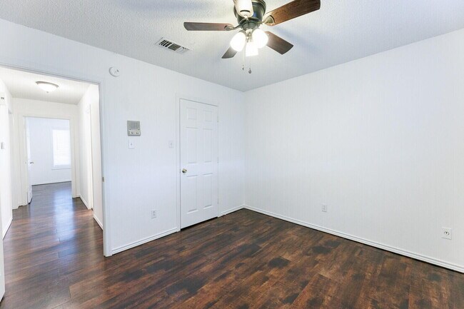 Building Photo - 4813 73rd St